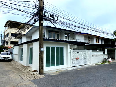 บ้านเดี่ยว ถนนเพชรบุรี (ตัดใหม่) กรุงเทพฯ : ขายบ้านเดี่ยว 2 ชั้น รีโนเวทใหม่ทั้งหลัง – พร้อมอยู่ ทำเลทองย่านประชาชื่น