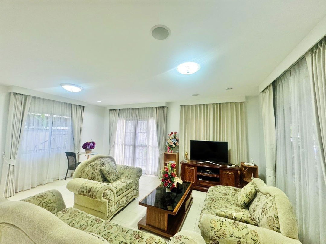 picture For Rent – Large Detached House, Karnkanok Ville 4, Nam Home – San Kamphaeng | 5 Bedrooms | 40,000 THB/month 🏠✨ - 9/18