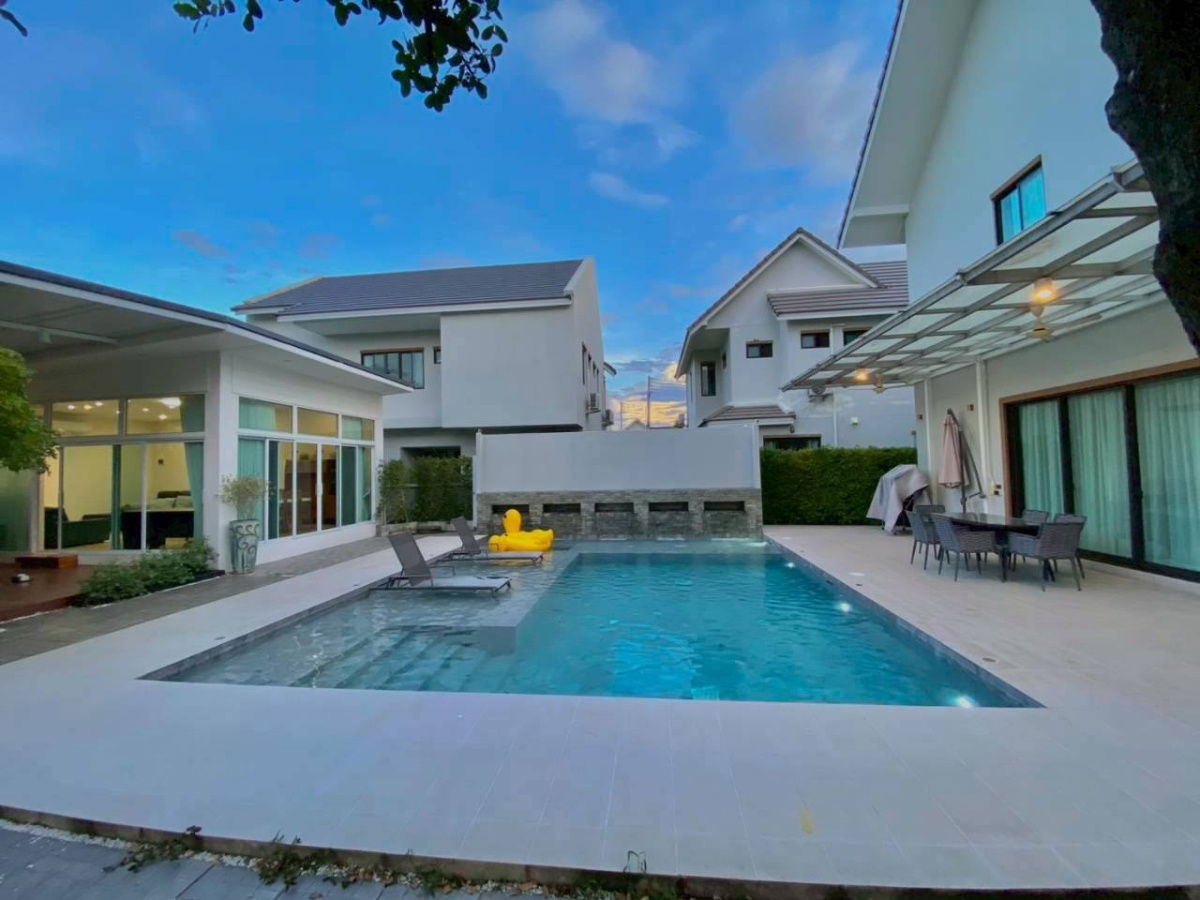 picture Pool villa for sale in Graceland Village, built-in furniture, located on the main road of the village, opposite Grace International School.- SW002848 - 3/20