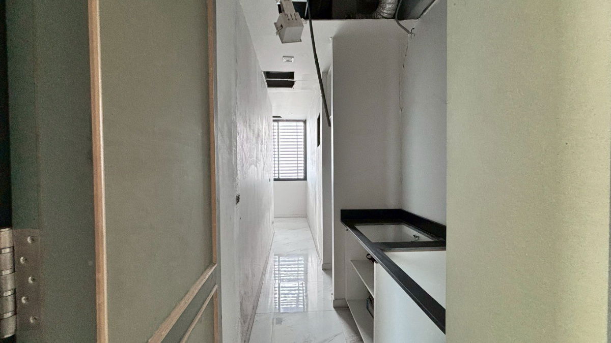 picture For sale: 5 bedrooms, 307 sq m., spacious unit at Canapaya Residences - 21/44