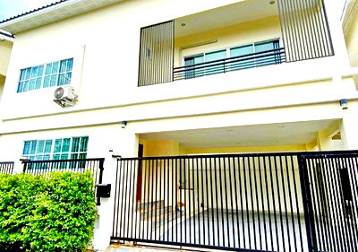 Houses for rent Don Mueang Airport : for rent 2-storey detached house 35sq.wa. 125 sq.m. MRT RamIntra Km.4 600 m. beautiful house good lo