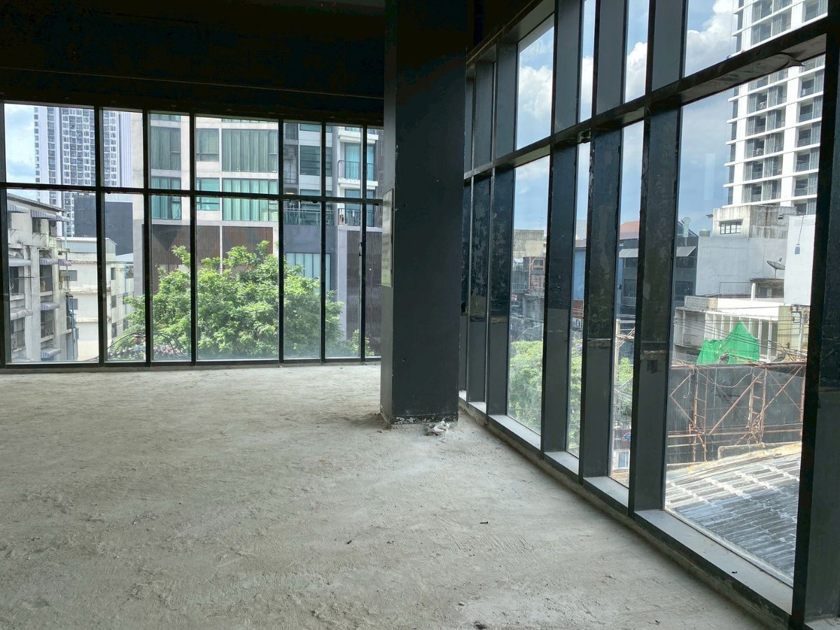 picture ✨ Premium Retail Space for Rent in the Heart of Thonglor–Ekkamai (Owner Post) 📍 Unit 303 | 3rd Floor | Donki Mall Thonglor - 8/17