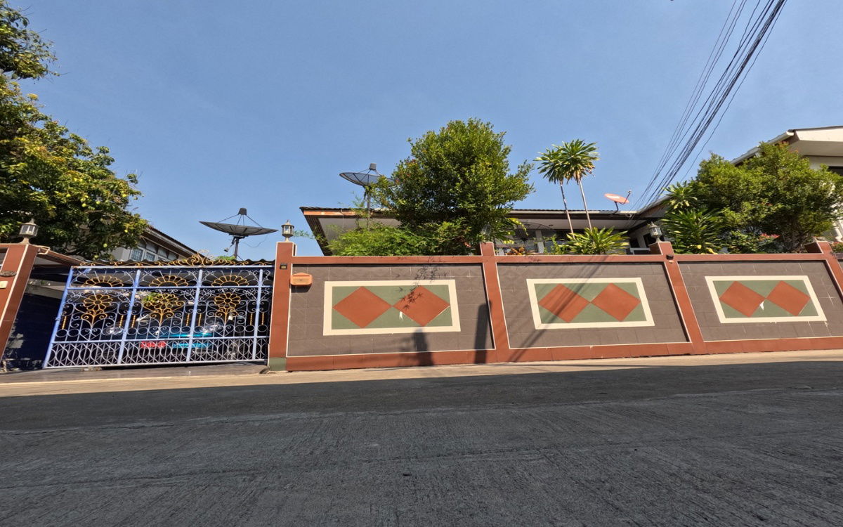 รูป ขายบ้านเดี่ยว เคหะทอง ซอยเพชรเกษม3 ใจกลางเมืองทำเลดี ราคาสุดคุ้ม เนื้อที่ใช้สอยร่วม 600ตรม. - รูปที่ 1/25