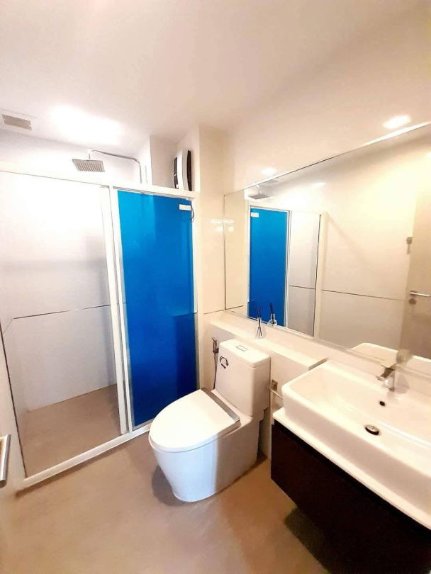 picture Pool View! Condo for rent 13,500 Baht/month, The Metropolis Samrong Interchange. - 10/11