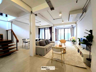 Townhouses for sale Bangkok : For Sale - Spacious Loft-Style Townhome, Ekkamai 22, 215 sqm, Central Bangkok