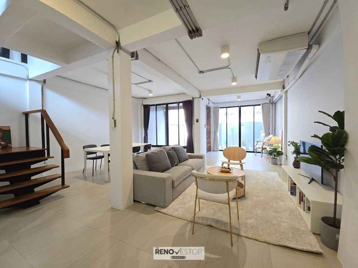 picture For Sale - Spacious Loft-Style Townhome, Ekkamai 22, 215 sqm, Central Bangkok - 1/16