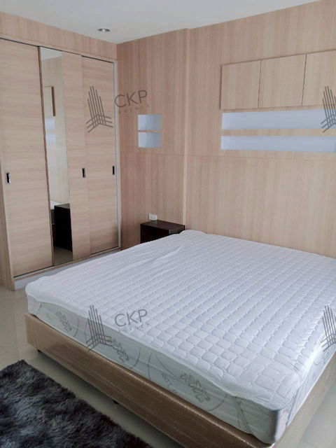 picture Condo The Residence near Sahapat Industrial Estate, Sriracha, Laem Chabang, beautiful room with built-in furniture. - 6/13