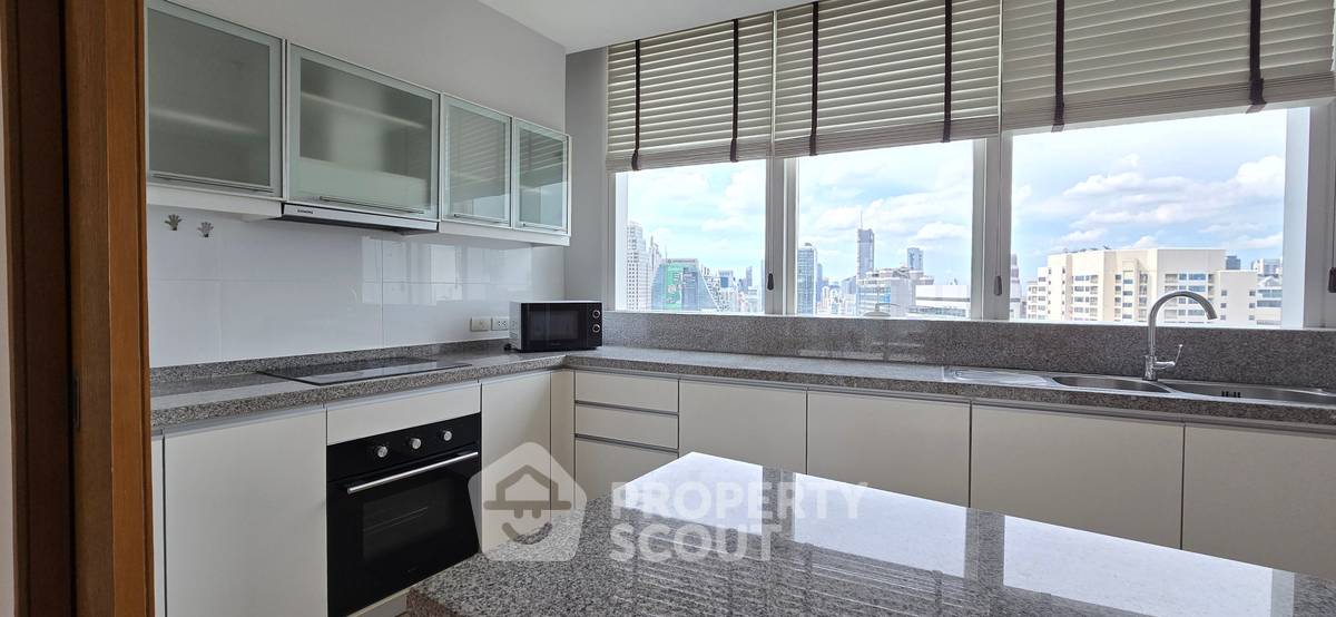 picture 3-BR Condo at Millennium Residence @ Sukhumvit Condominium near BTS Phrom Phong (ID 2249151) - 5/18
