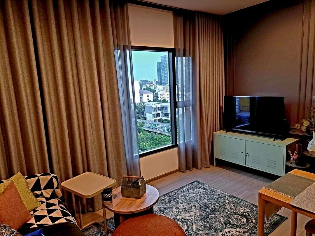 picture CD050 For Rent – The Base Phetchaburi–Thonglor | Corner Unit with Private Access, Fully Furnished - 2/10