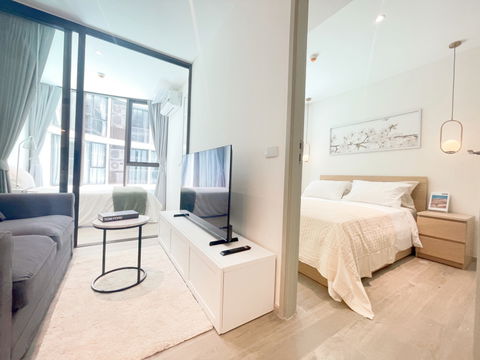 condo for Rent  :  Fynn Asoke ( BTS Asoke Station) (Rt-01)