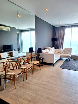 ขายคอนโด : ขาย คอนโดหรูติดทะเล Veranda Residence Pattaya 3 ห้องนอน 