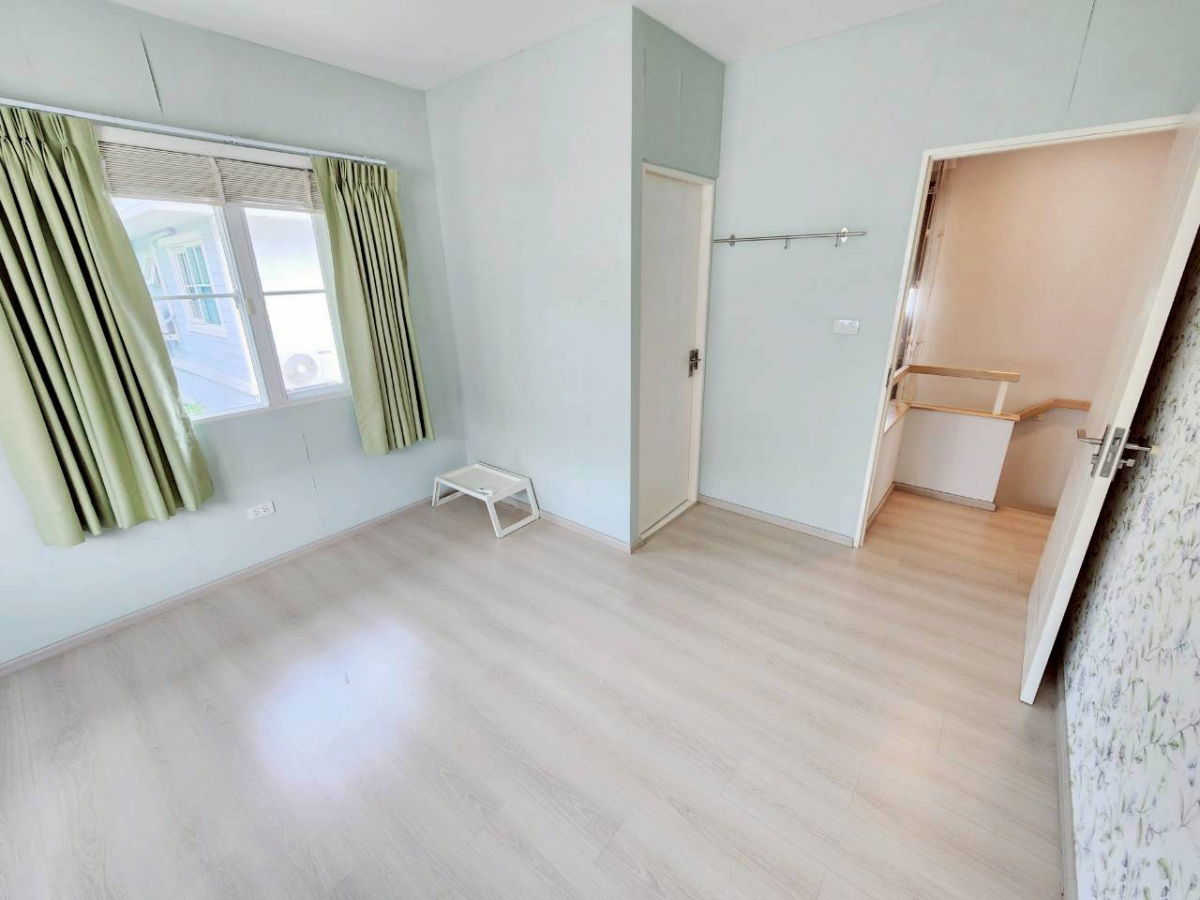 รูป ขายถูก บ้านเดี่ยว วิลลาจิโอ ศาลายา 51ตรวา. 3ห้องนอน 3น้ำ มีห้องนอนผู้ใหญ่ชั้น1 2จอด พร้อมอยู่ เพียง 4.95 mb  - รูปที่ 27/49