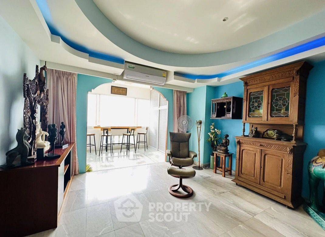 picture 2-BR Condo at Jomtien Complex Condotel close to Jomtien Beach (ID 2256323) - 3/30