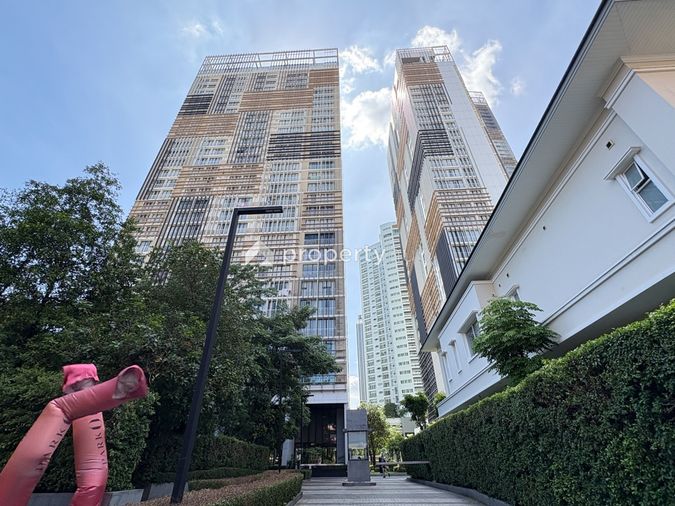 Park Origin Phrom Phong