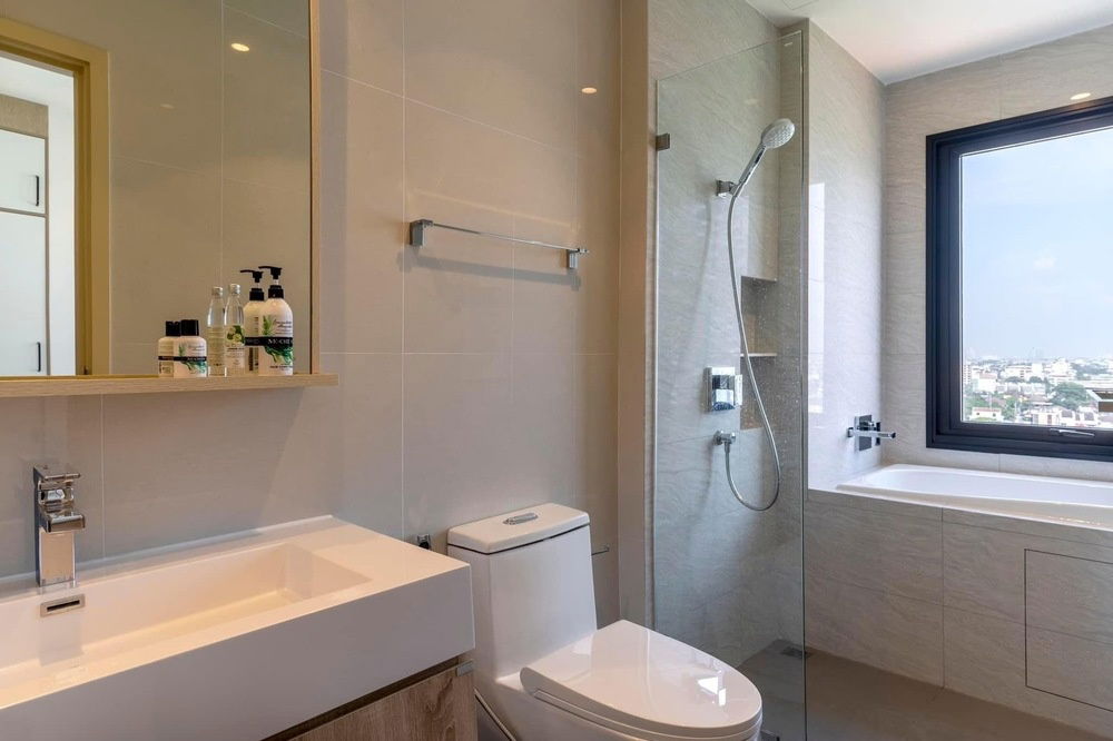 picture 🔥 Sale with tenant !! 🔥 Code C20230400029........Maru Ekkamai 2, 2 bedroom, 2 bathroom, high floor 11++, furnished, modern style, Special Deal!!📣📣 - 12/12