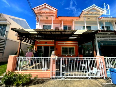ทาวน์โฮม ปากเกร็ด นนทบุรี : ขายทาวน์โฮม 2 ชั้น ทำเลดีมาก ราคาถูกโครงการเดอะวิลล่า ท่าอิฐ ( หลังมุม ) ถนนรัตนาธิเบศร์ 