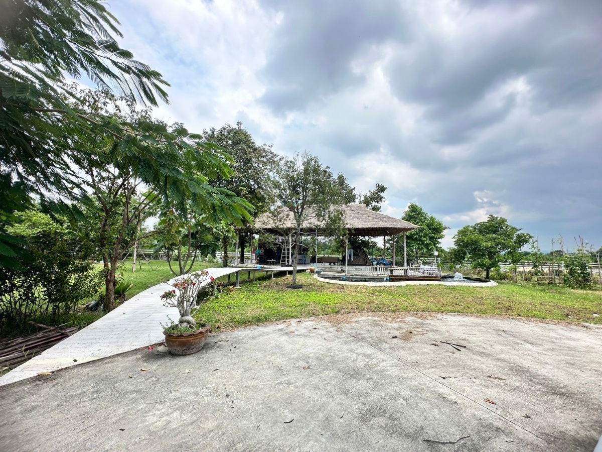 picture Land with Buildings for Sale – Total Area 2 Rai 2 Ngan 37 Sq. Wah, Near Huai Chak Nok Reservoir, Bang Lamung - 6/15