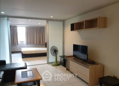 1-BR Condo at Diamond Tower Condominium near BTS Chong Nonsi (ID 2256030)