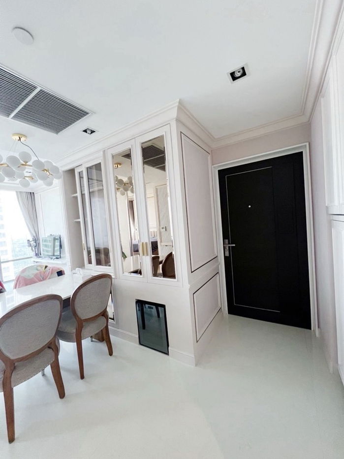 picture Code: KJ8219  for rent The Bangkok Sathon // Line ID: @kjcondo (with @) // - 7/10