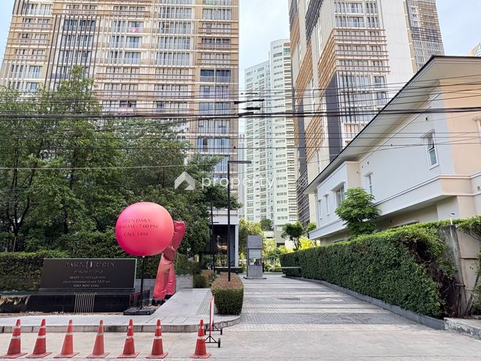 Park Origin Phrom Phong