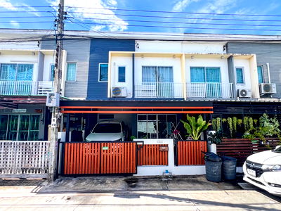 Townhouses for sale Suwinthawong Road : Move-in Ready Townhome for Sale! The Connect 22 Ramindra - Minburi, Just 10 Minutes from Fashion Island!