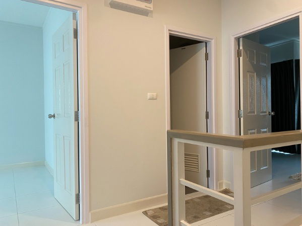 picture **For Sale: Townhome at Miracle Plus Village, Project 3, Soi Phetkasem 63** - 7/13
