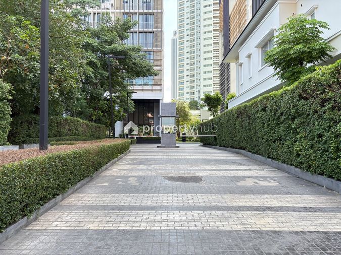 Park Origin Phrom Phong