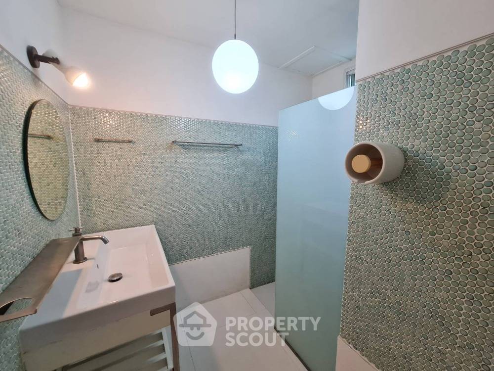 picture 2-BR Condo at Grand Park View Asoke near MRT Sukhumvit (ID 1922849) - 16/19