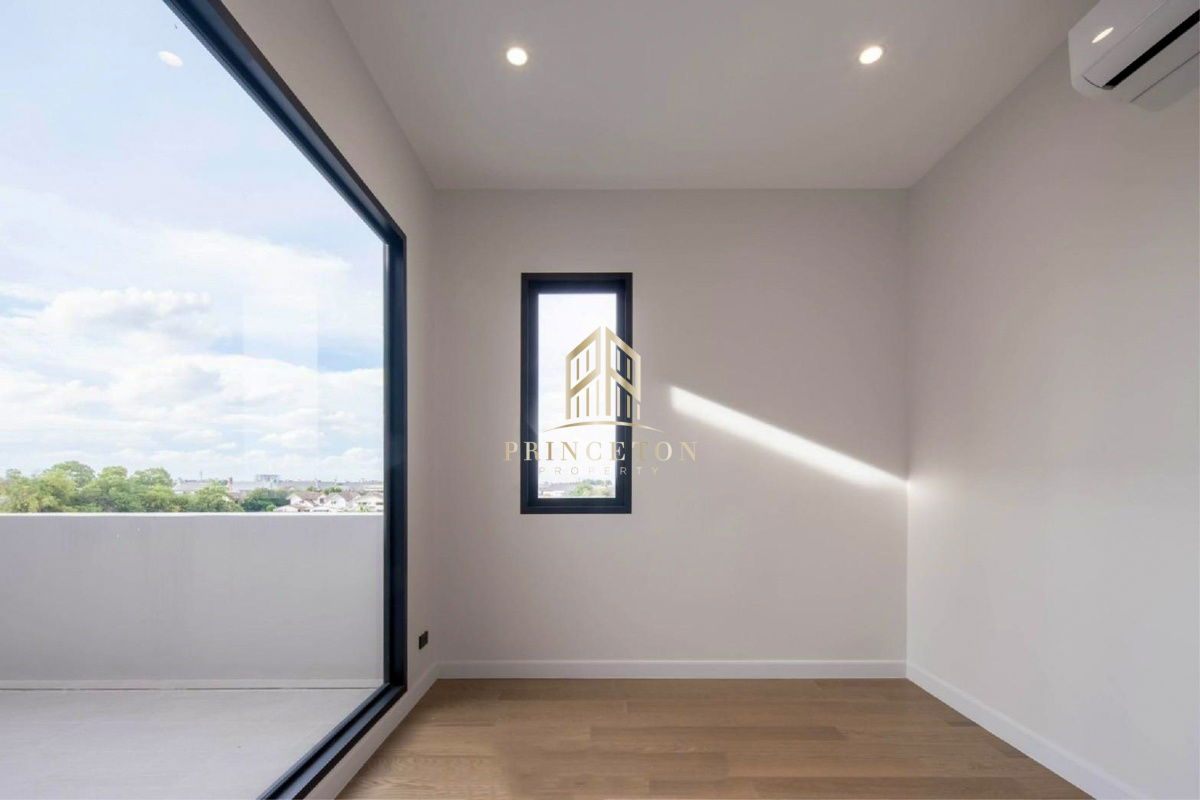picture Luxury House For Sale Cinq Royal Krungthep Kreetha - 18/41