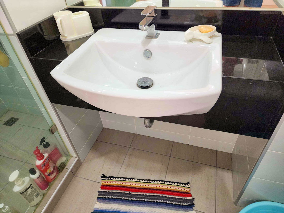 picture Studio Condominium @ Whale Marina Condo - 10/19