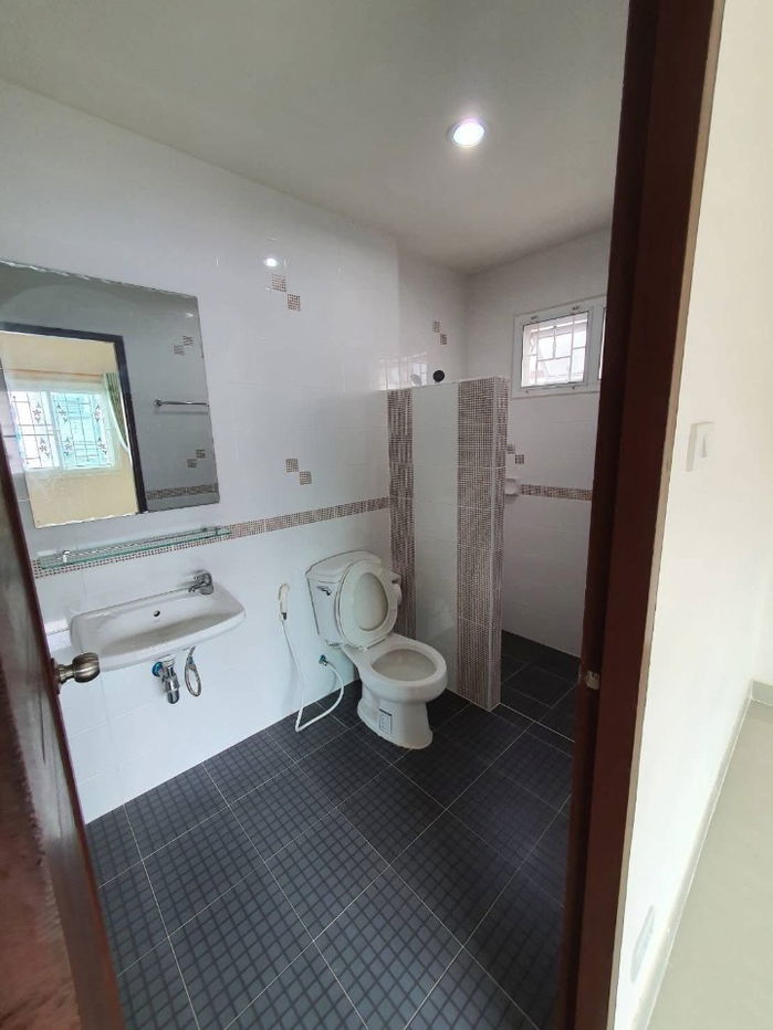 picture UK06-062 🏡 #House for rent #Siriphassorn Bang Phra Village | 2-storey semi-detached house 💰 Rent only 12,000 baht/month - 11/17
