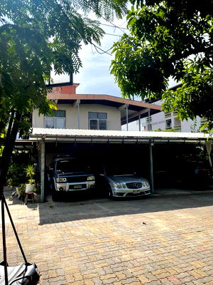 ที่ดิน ดิเอ็มโพเรี่ยม : Land for sale Ekkamai sukhumvit 63 ขายที่ดินพร้อมบ้านเอกมัย ทองหล่อ เข้าออก เอกมัย/สุขุมวิท63/ปรีดีพนมยงค์ สุขุมวิท71  087-907-4045