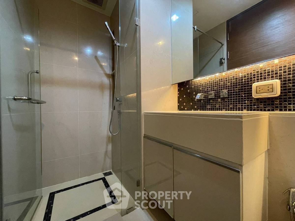 picture 2-BR Condo at The Address Sathorn near BTS Saint Louis (ID 2255011) - 8/19