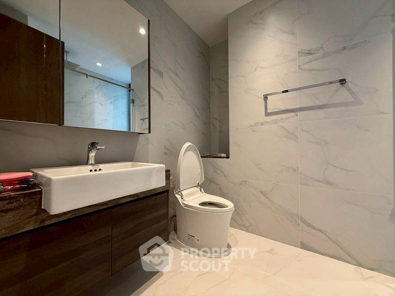 picture 3-BR Condo at Supalai Icon Sathon near MRT Si Lom (ID 2255055) - 7/13