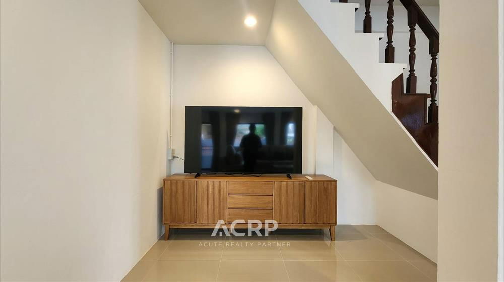 picture Townhouse for rent, newly renovated, Sirikam, Sukhumvit 72, good location, only 500 meters from BTS  - 10/19