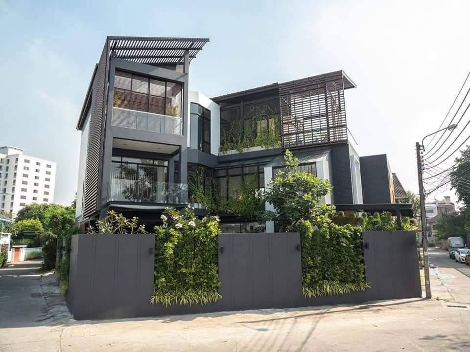 รูป ขายบ้านเดี่ยวสุขุมวิท71 ปรีดีพนมยงค์26 121ตร.ว แปลงมุม 4ห้องนอน บ้านพร้อมสระ ร่มรื่นมีสวน ใกล้ BTSพระโขนง โรงเรียนนานาชาติ Sukhumvit 087-9074045 - รูปที่ 1/18