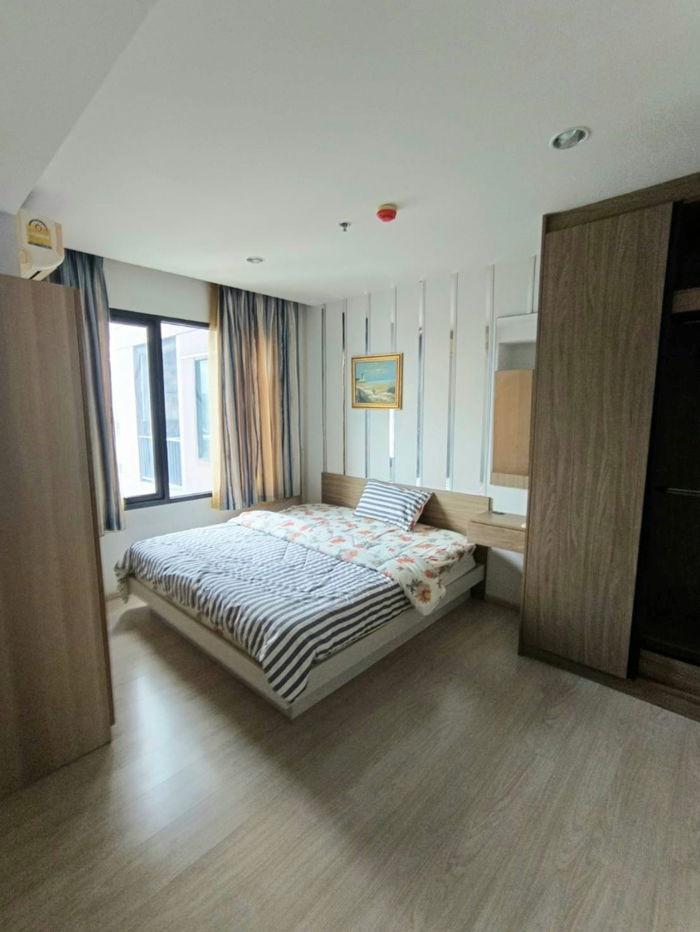 picture Ready to move in, for rent, The Gallery Bearing, fully furnished, full common area, near BTS, walking distance - 8/27