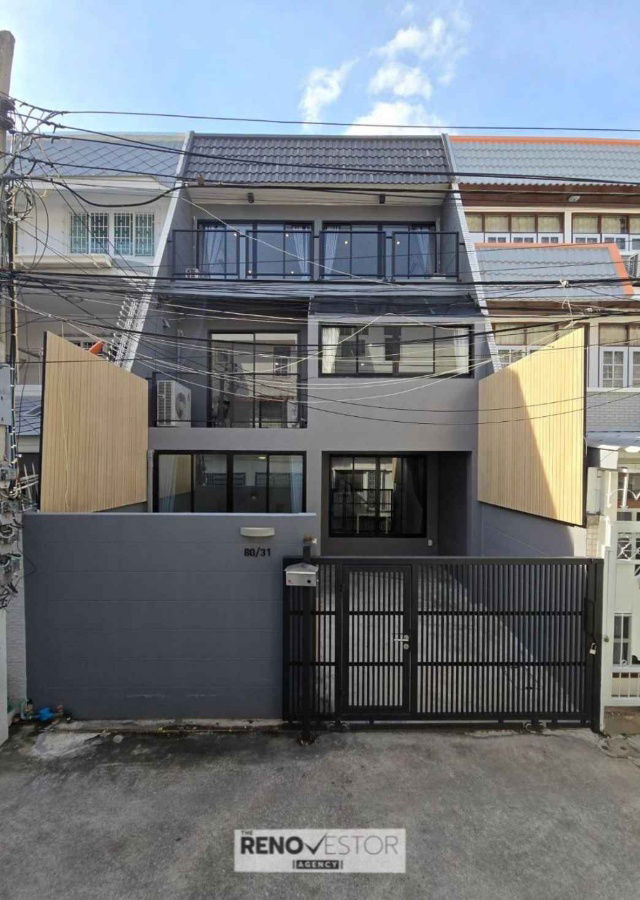 picture For Sale - Spacious Loft-Style Townhome, Ekkamai 22, 215 sqm, Central Bangkok - 16/16