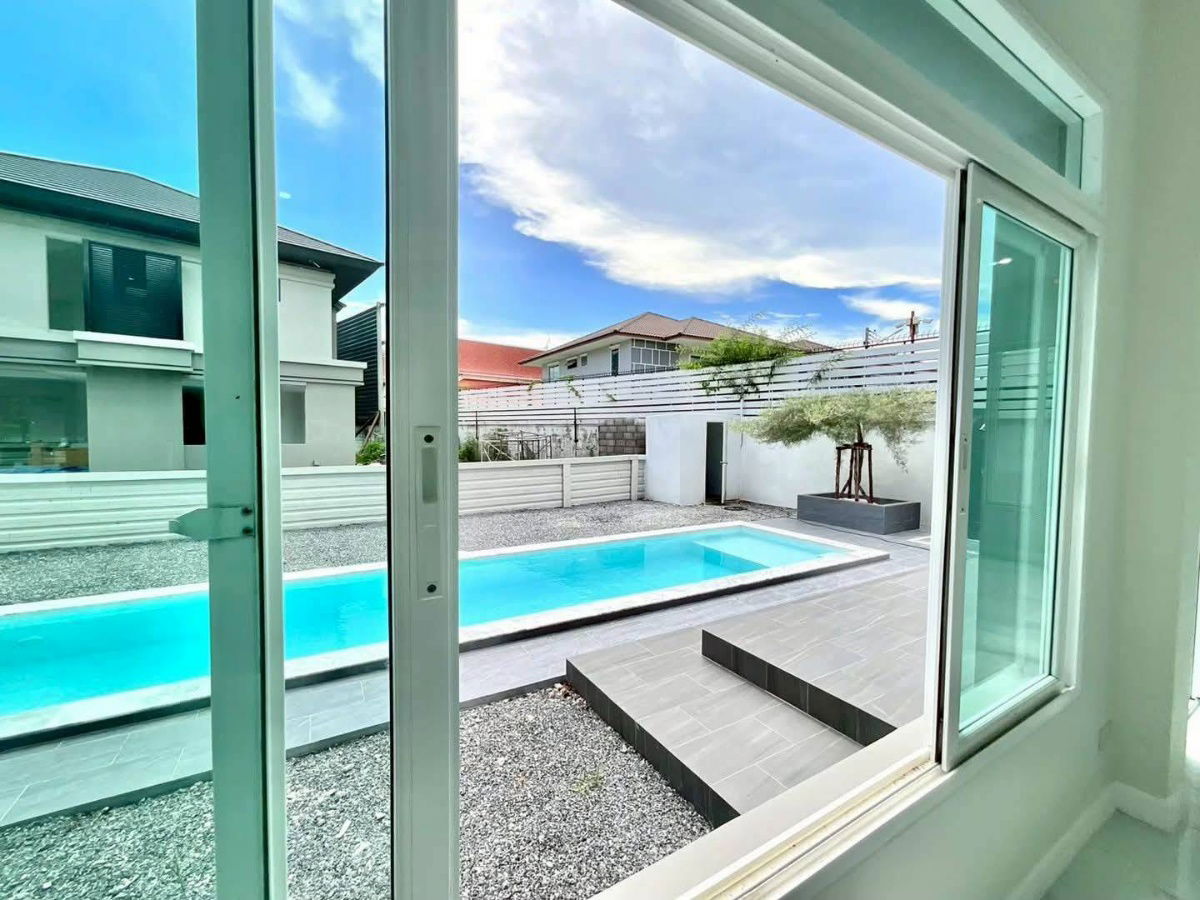 รูป ✅ ลดพิเศษ 15,900,000 บาท ‼️ฟรีโอน !!!!!  (จาก 17.9M )   🏠หมู่บ้าน ณุศาศิริ ซิตี้ พระราม 2 บ้านเดี่ยว 2 ชั้น พร้อมสระว่ายน้ำ🏊🏻‍♂️ หน้าบ้าน - รูปที่ 10/15