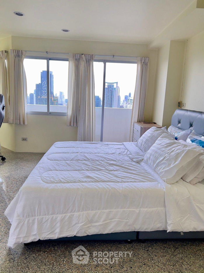 picture 3-BR Condo at Wittayu Complex near BTS Phloen Chit (ID 1930043) - 10/15