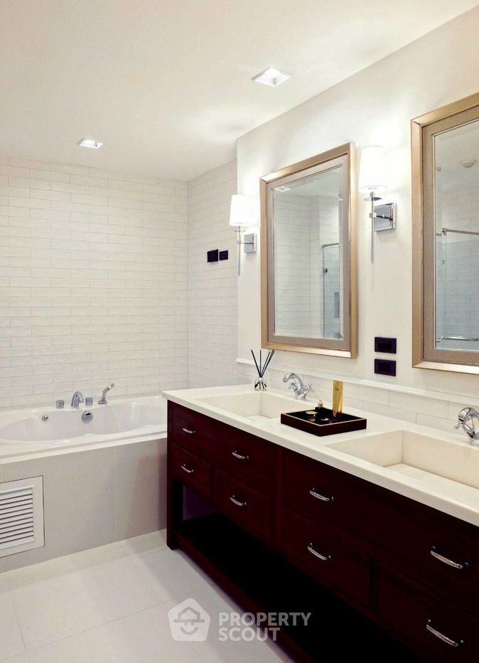 picture 4-BR Condo at Athenee Residence near BTS Phloen Chit (ID 2237331) - 2/20
