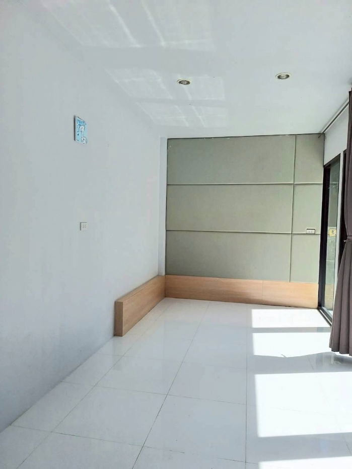 picture For rent: 2-storey detached house in a project, Khuan Lang location, 3 bedrooms, size 60 sq m. ● Rent 35,000 baht/month - 45/53
