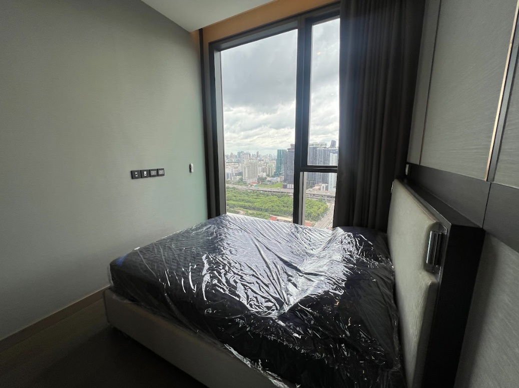 picture FOR RENT 🔥🔥The Esse at Singha Complex : The S.H. FOR RENTSingha Complex 🔥🔥 Luxury condo , MRT Phetchaburi and near Airport Link Asoke,with bathtub - 21/25