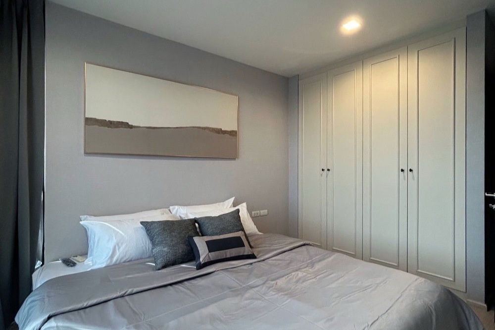 picture  Sale with tenant !! 🔥 Code C20230203164....Rhythm Sukhumvit 44/1, 2 bed, 1 bath, City View, high floor22++, furnished, modern style, Special Deal!!📣 - 8/11