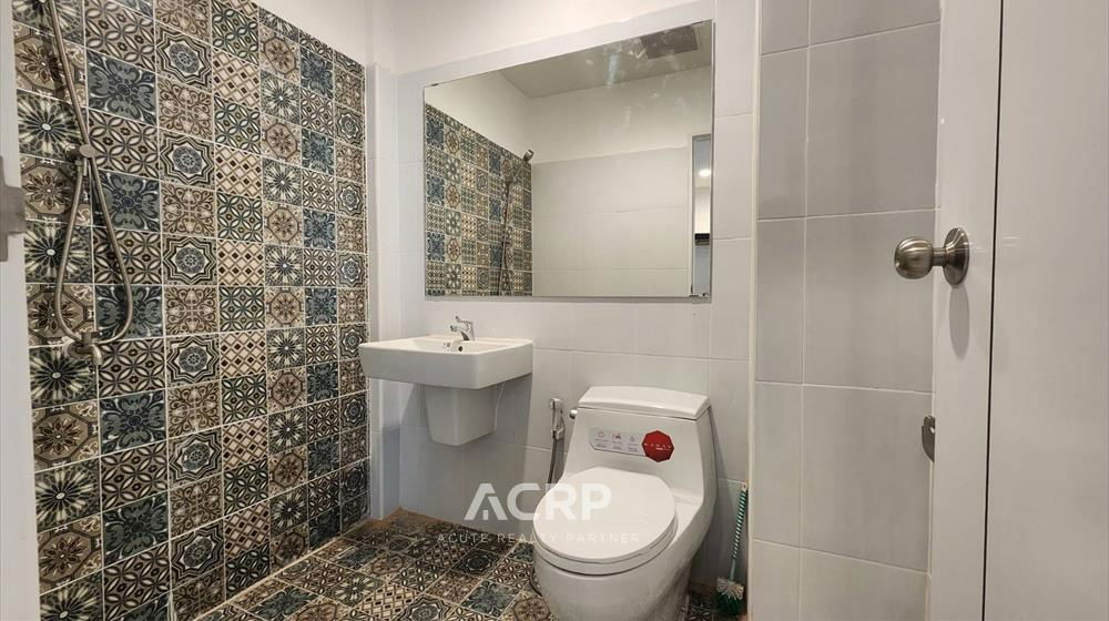 picture Townhouse for rent, newly renovated, Sirikam, Sukhumvit 72, good location, only 500 meters from BTS  - 8/19