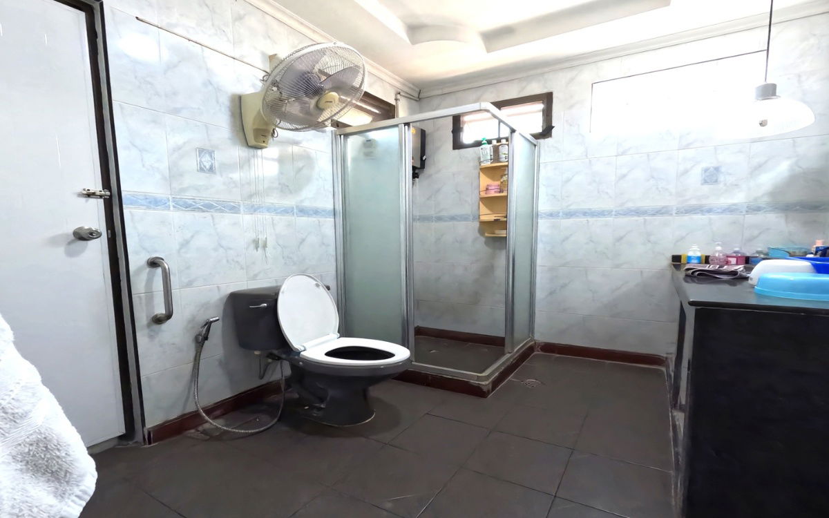 รูป ขายบ้านเดี่ยว เคหะทอง ซอยเพชรเกษม3 ใจกลางเมืองทำเลดี ราคาสุดคุ้ม เนื้อที่ใช้สอยร่วม 600ตรม. - รูปที่ 19/25