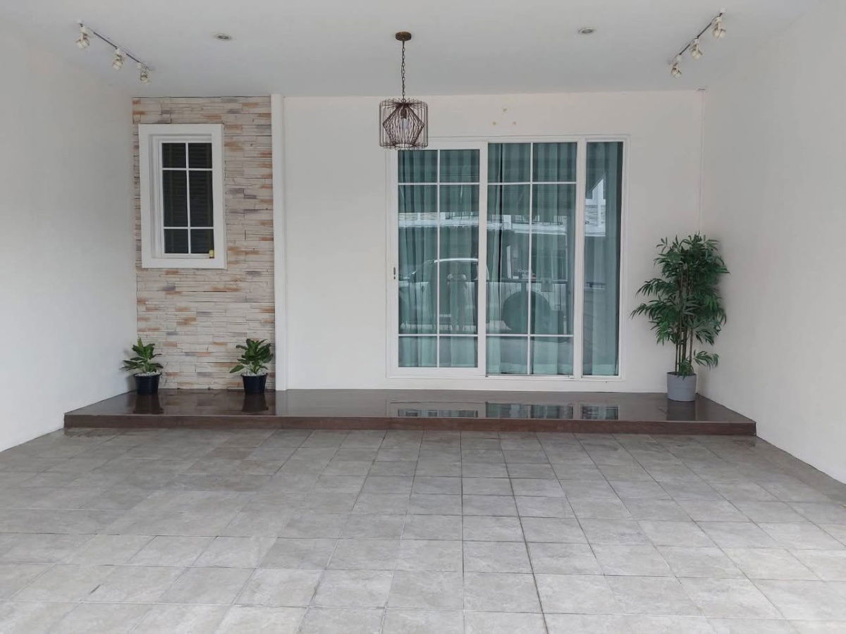 รูป 🏡 ทาวน์โฮมรีโนเวทใหม่ สวยพร้อมอยู่ โกลเด้นทาวน์ รามอินทรา – คู้บอน 27 ✨ รีโนเวทใหม่ทั้งหลัง + แถมเฟอร์ SB / Index พร้อมเข้าอยู่ได้ทันที! - รูปที่ 17/20