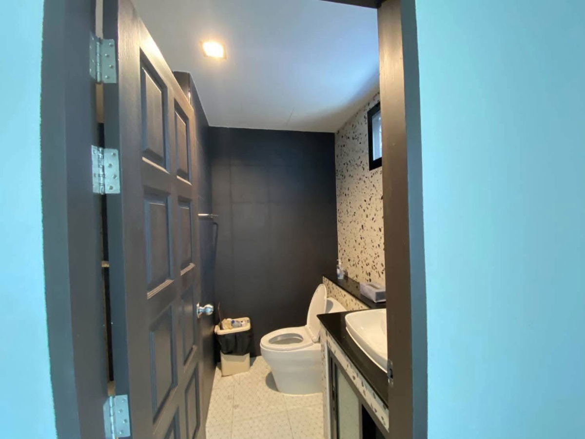 รูป 🏢 บ้าน / โฮมออฟฟิศ / สำนักงานให้เช่า 4 ชั้น 480 ตร.ม. ทำเลใจกลางเมือง ใกล้ MRT สุทธิสาร – MRT ห้วยขวาง - รูปที่ 10/19
