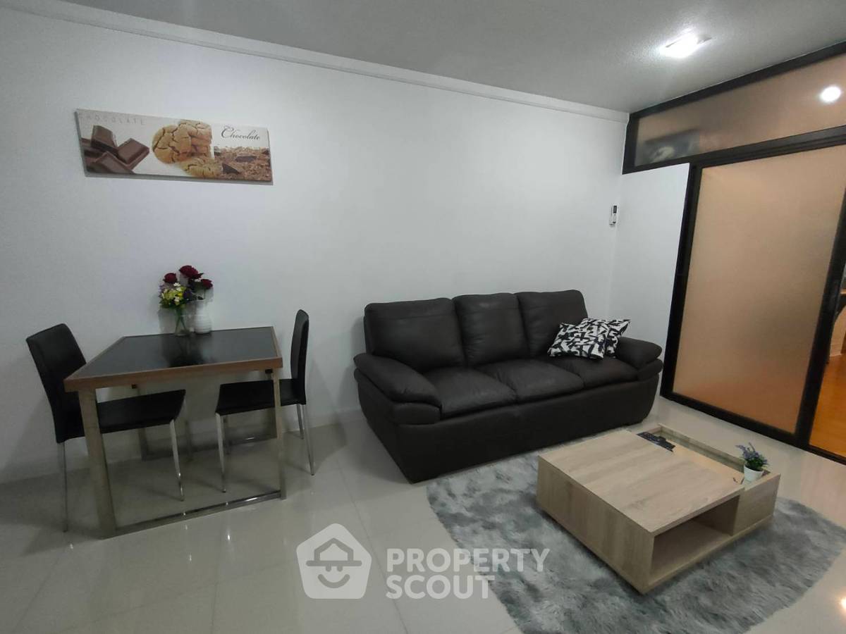 picture 1-BR Condo at Supalai Place Sukhumvit 39 near BTS Phrom Phong (ID 425776) - 12/14