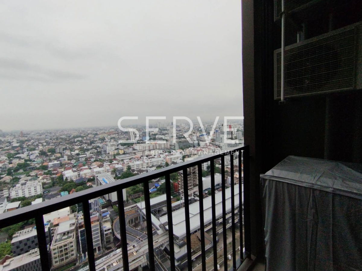picture 1 Bed Nice Room Super High Floor Good Location  Close to MRT Lat Phrao 150 m. @  Nue Noble Ratchada Lat Phrao - 9/11